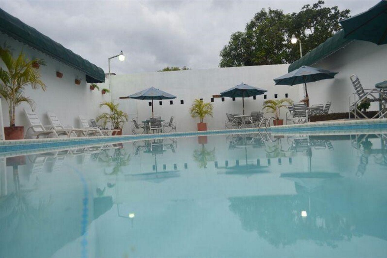Hotel Del Patio Flores Εξωτερικό φωτογραφία